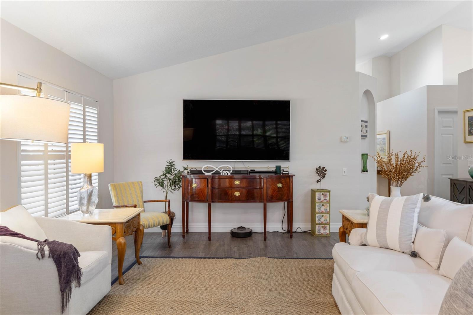 Image 7 of 81 For 2 Gleneagles Place