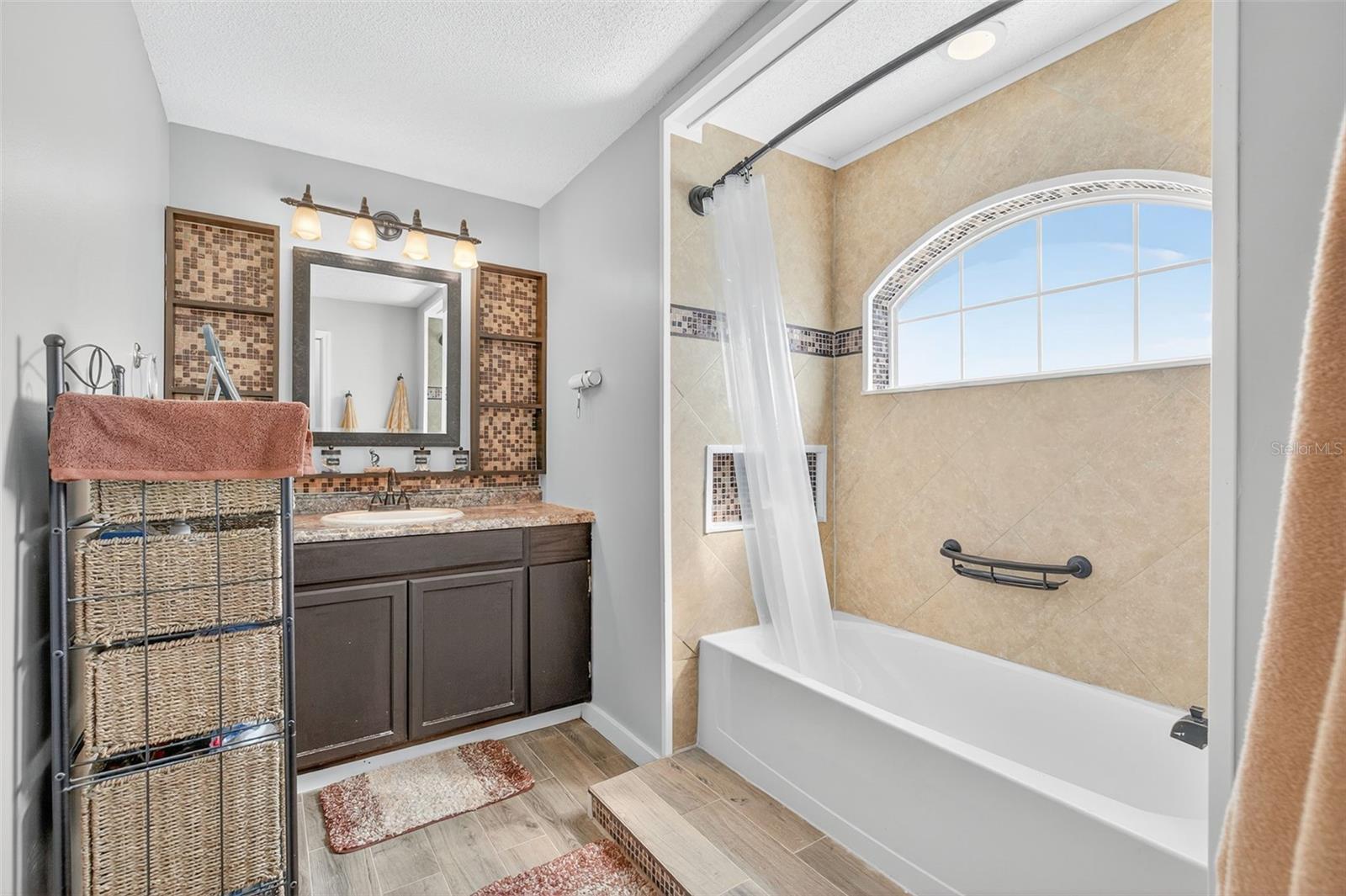 Image 26 of 50 For 74 Fort Caroline Lane