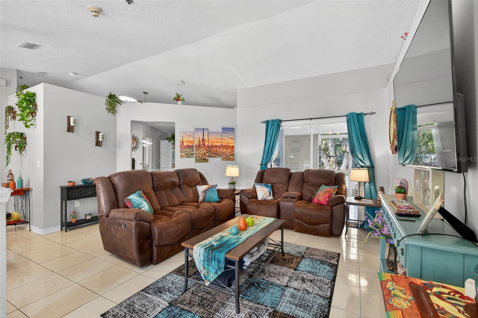 Image 4 of 50 For 74 Fort Caroline Lane