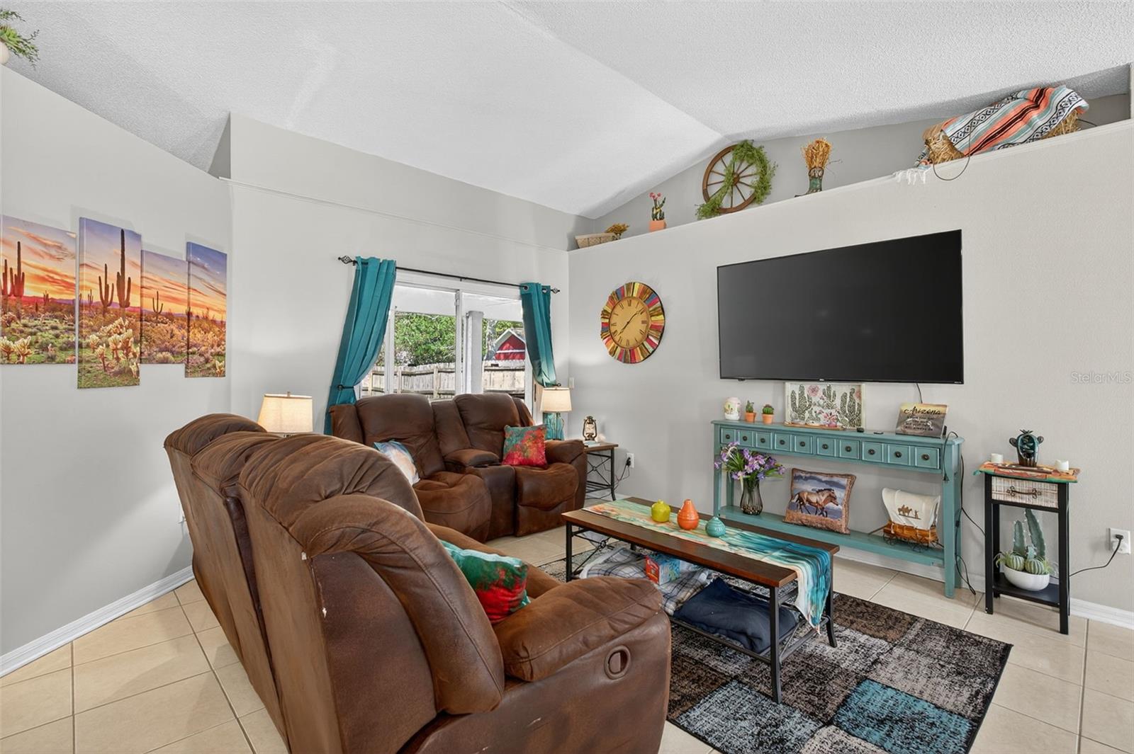 Image 6 of 50 For 74 Fort Caroline Lane