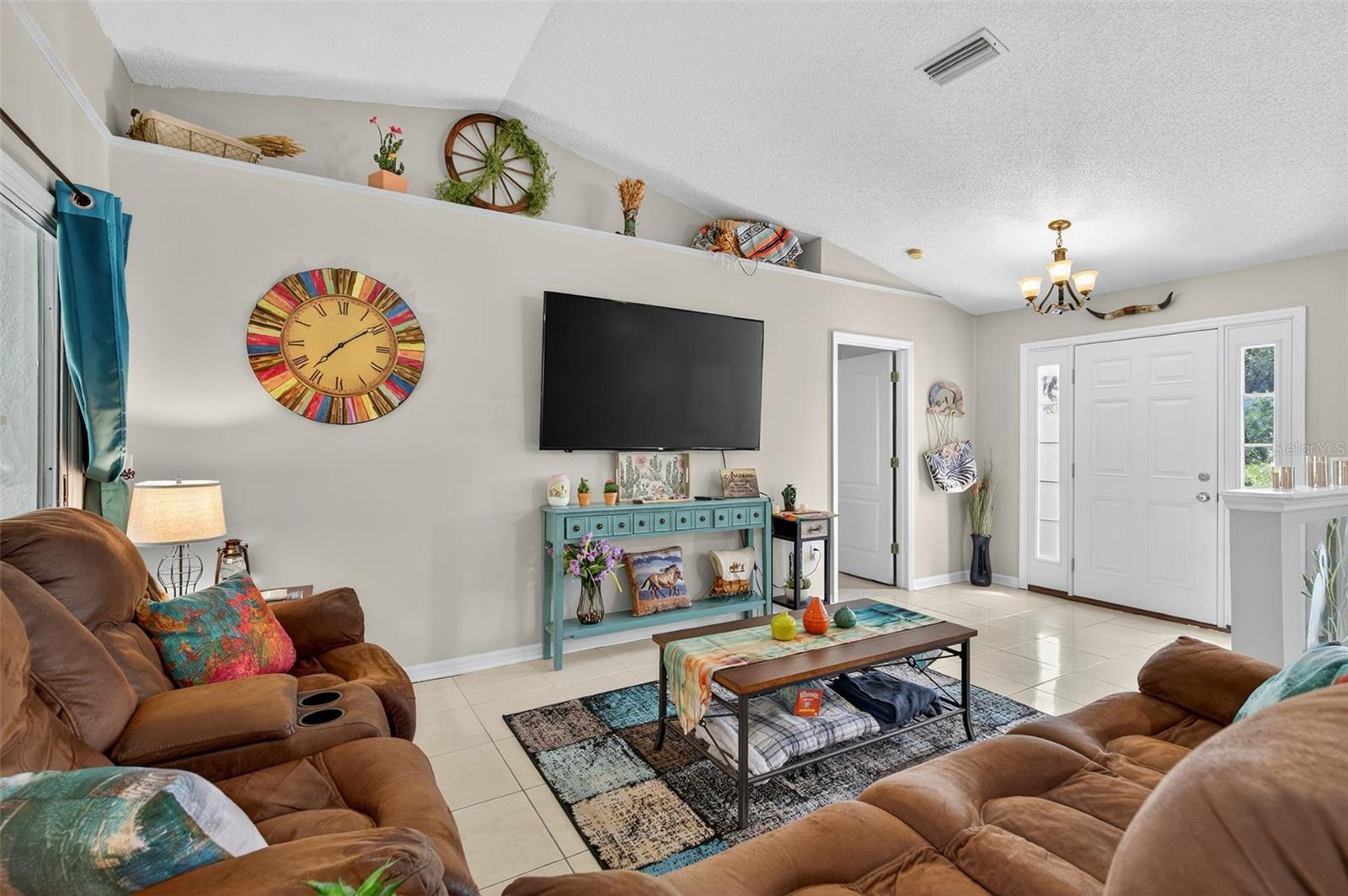 Image 7 of 50 For 74 Fort Caroline Lane