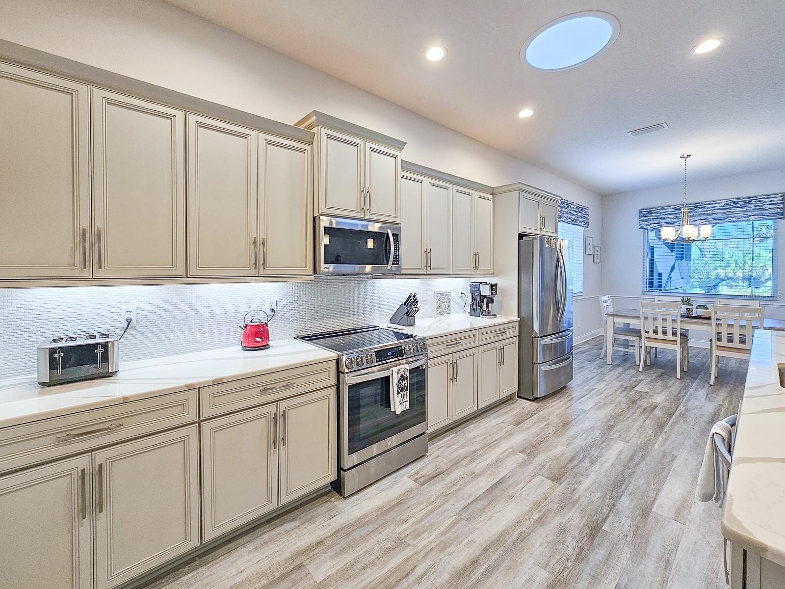 Image 14 of 54 For 8 Lakewalk Drive