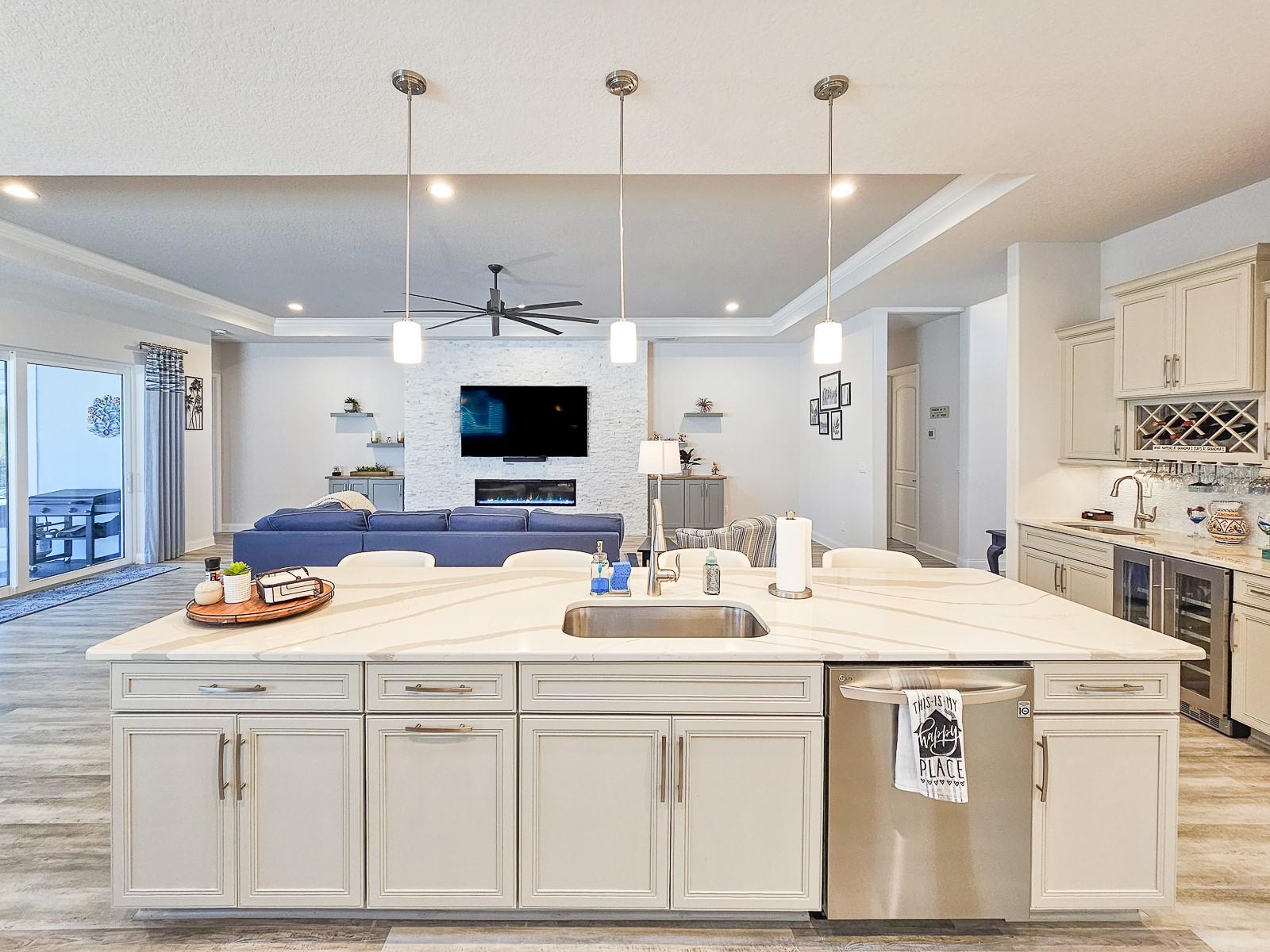 Image 15 of 54 For 8 Lakewalk Drive