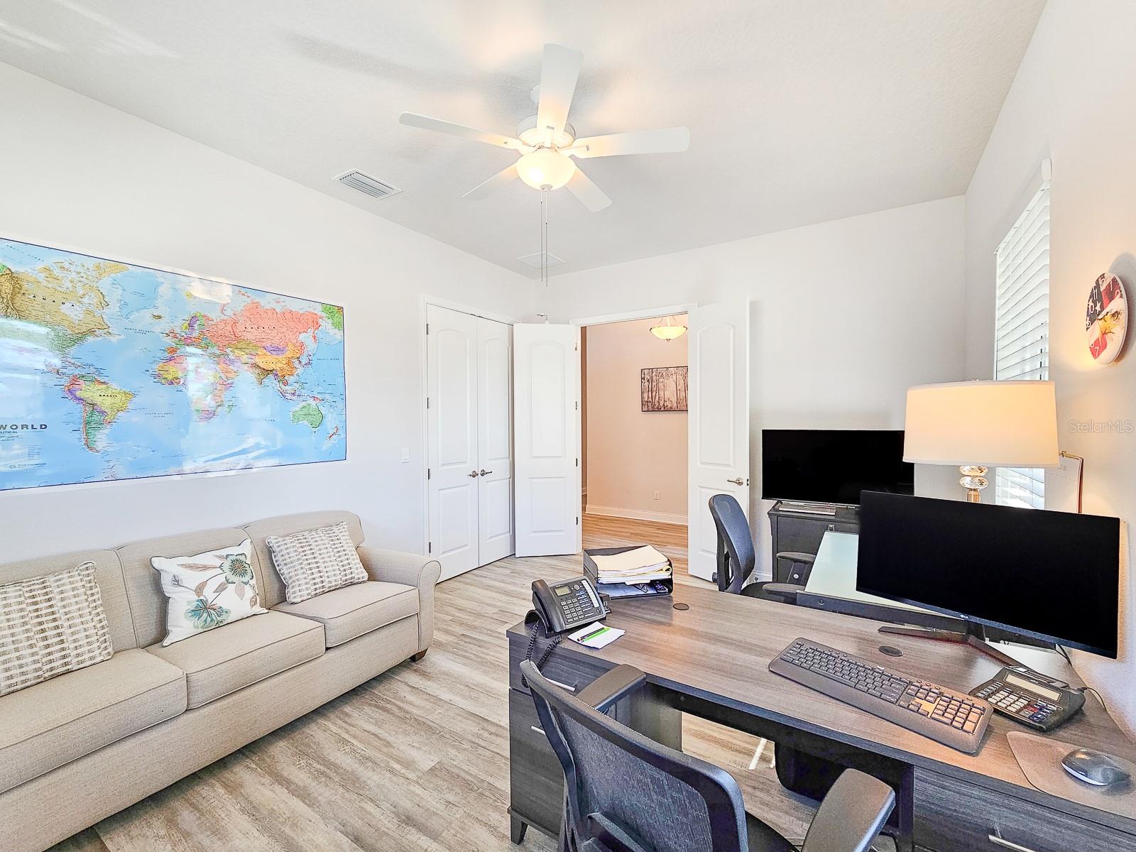 Image 30 of 54 For 8 Lakewalk Drive