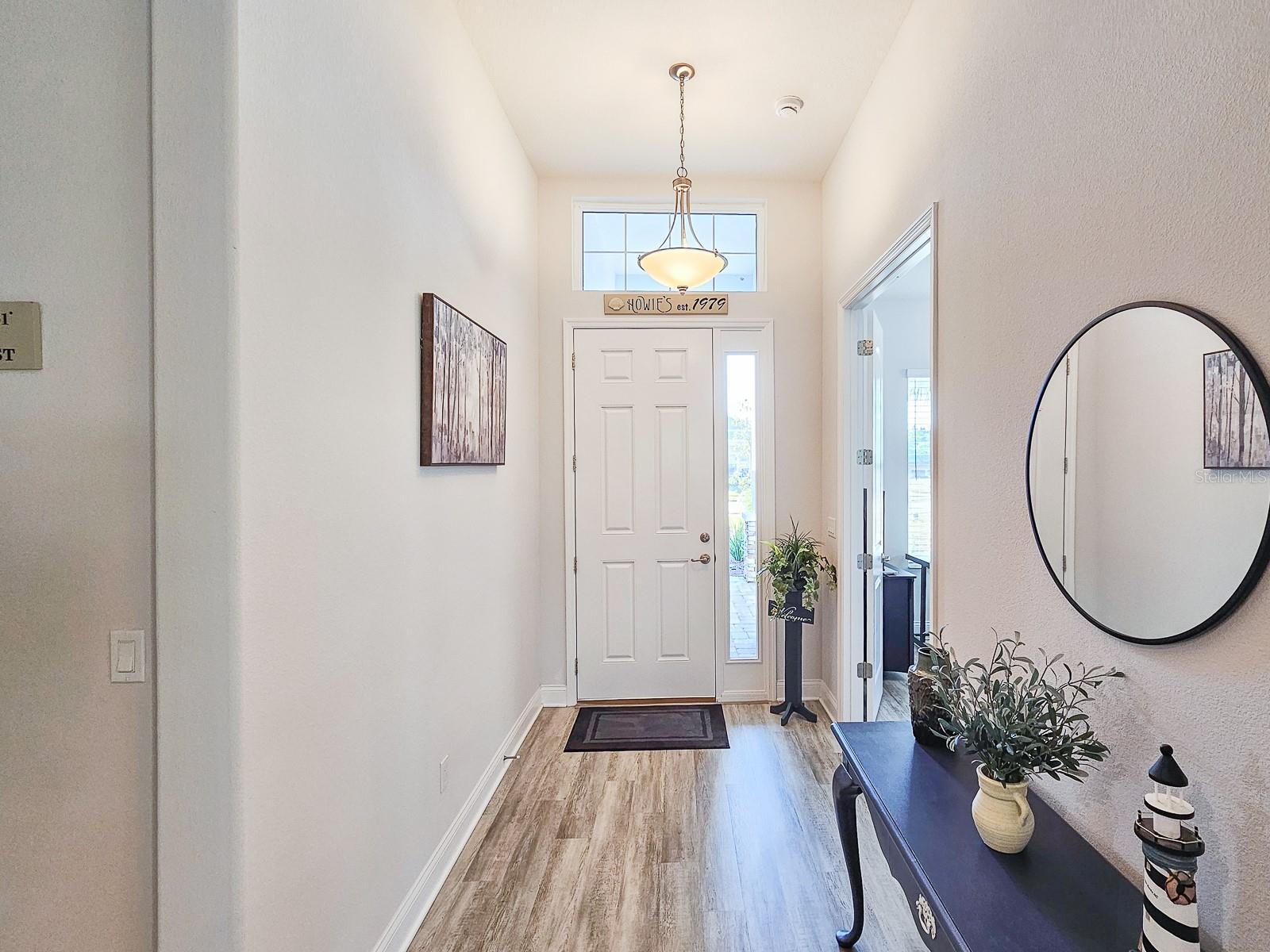 Image 6 of 54 For 8 Lakewalk Drive