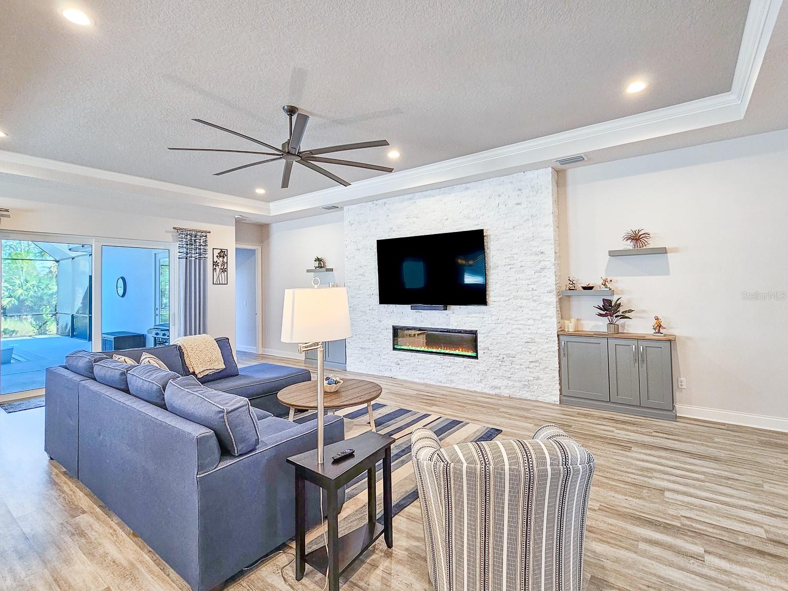 Image 9 of 54 For 8 Lakewalk Drive