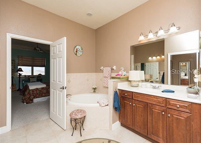 Image 19 of 85 For 300 Cinnamon Beach Way 251