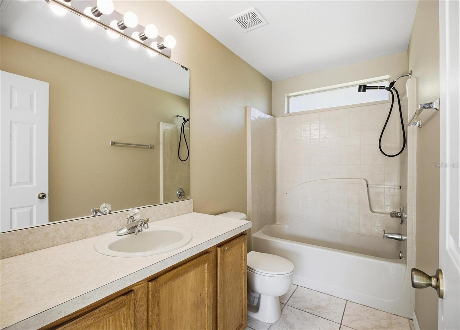 Image 13 of 40 For 106 La Mancha Drive