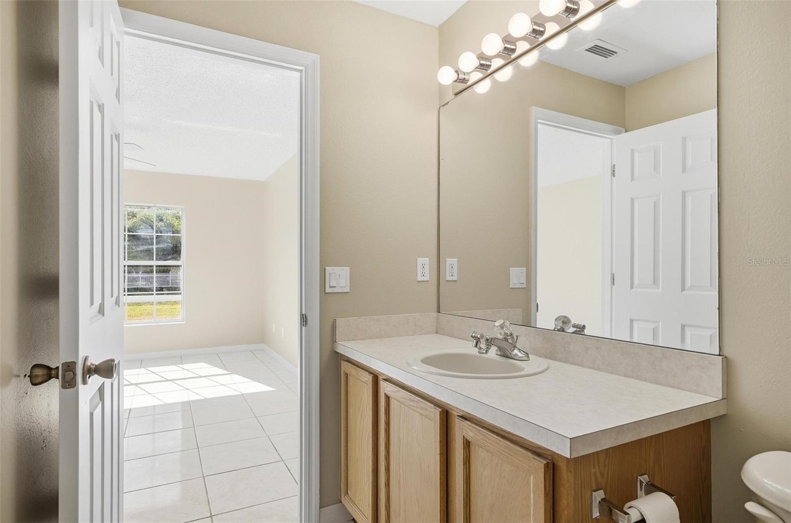 Image 14 of 40 For 106 La Mancha Drive