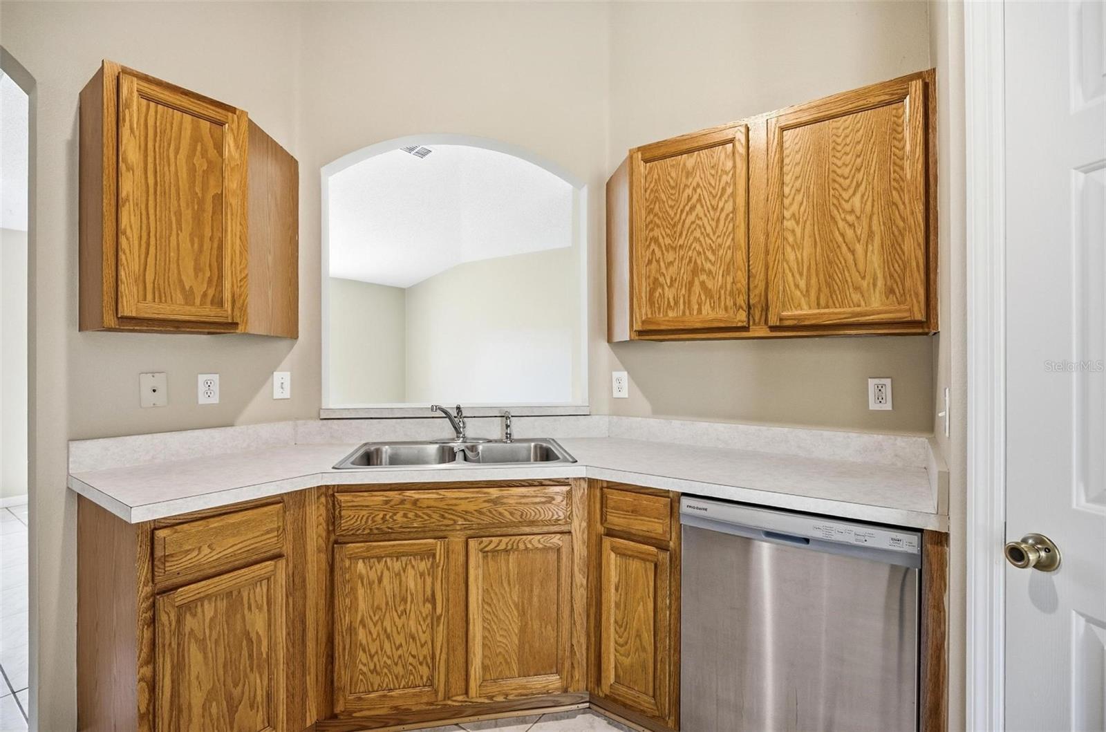 Image 20 of 40 For 106 La Mancha Drive