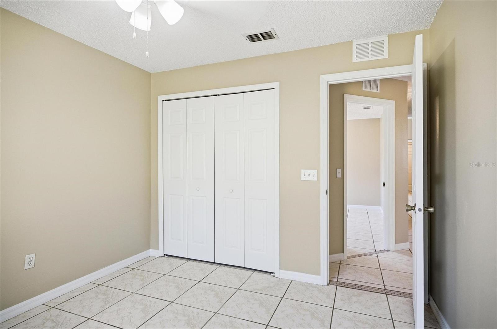 Image 27 of 40 For 106 La Mancha Drive