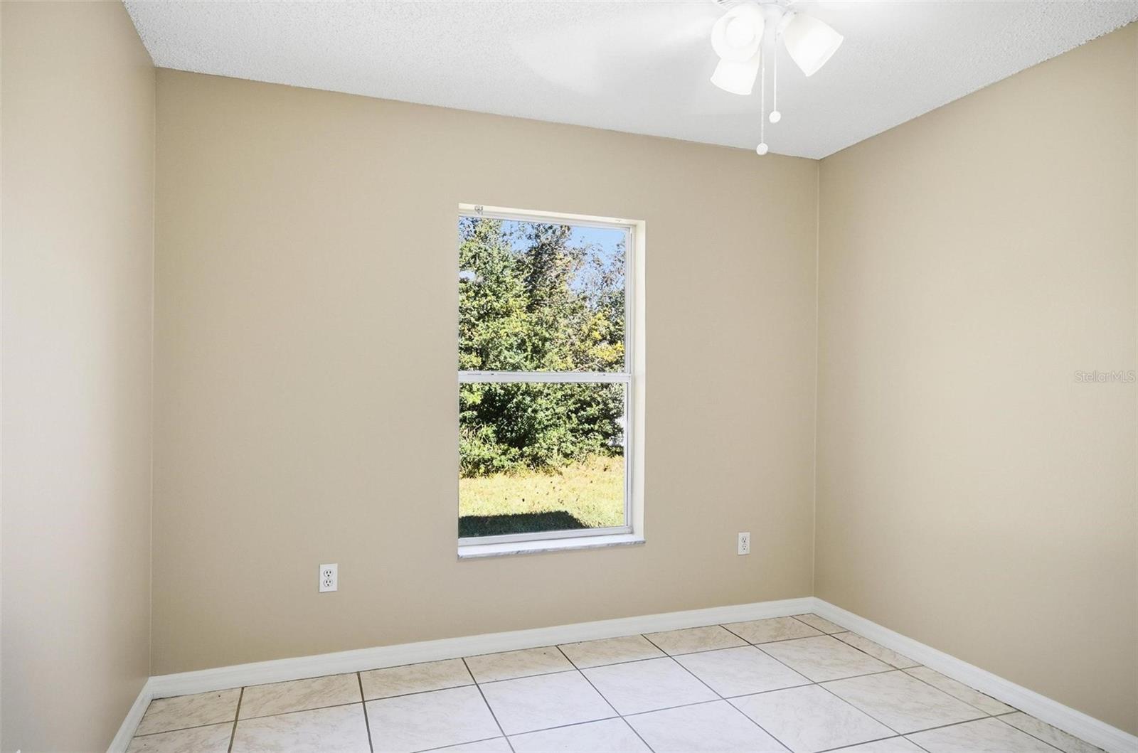 Image 28 of 40 For 106 La Mancha Drive