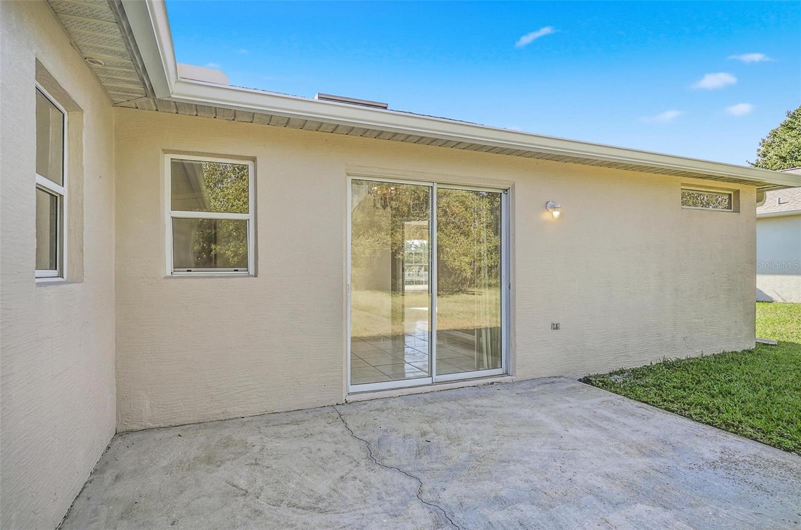 Image 35 of 40 For 106 La Mancha Drive