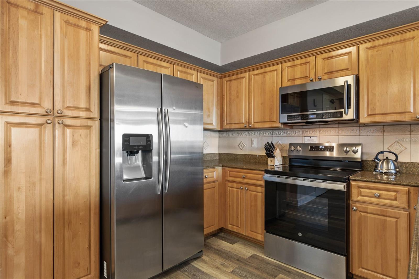 Image 19 of 75 For 200 Ocean Crest Drive 617