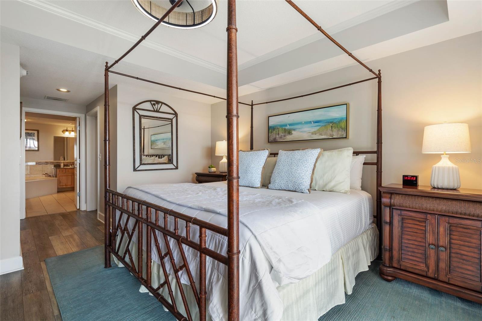 Image 23 of 75 For 200 Ocean Crest Drive 617