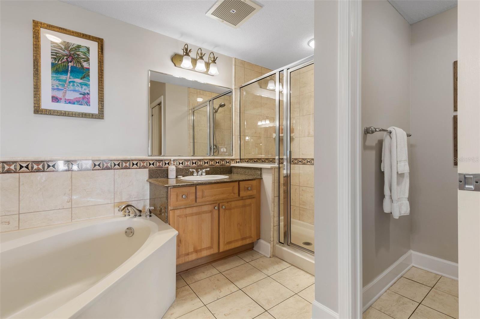 Image 25 of 75 For 200 Ocean Crest Drive 617