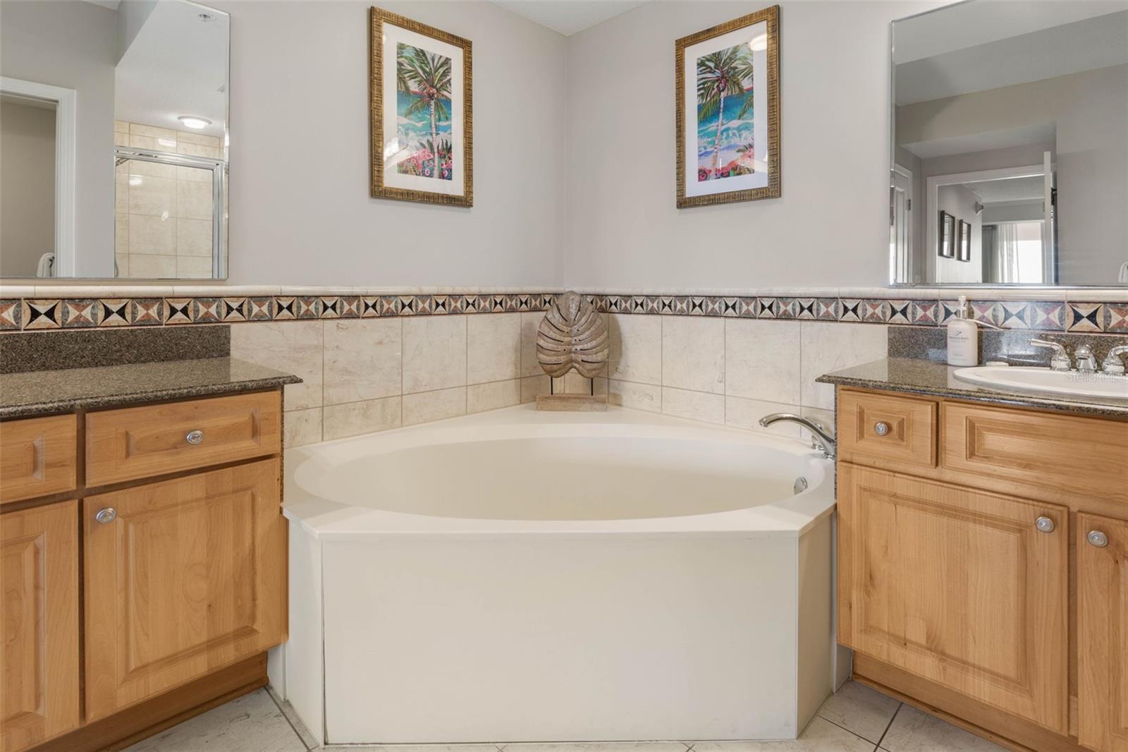 Image 26 of 75 For 200 Ocean Crest Drive 617