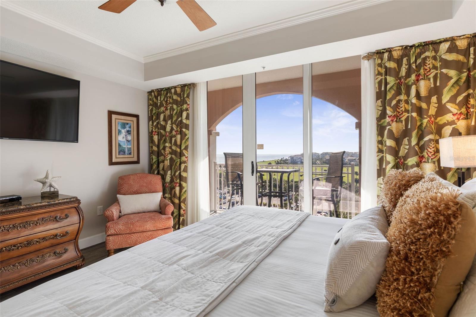 Image 29 of 75 For 200 Ocean Crest Drive 617