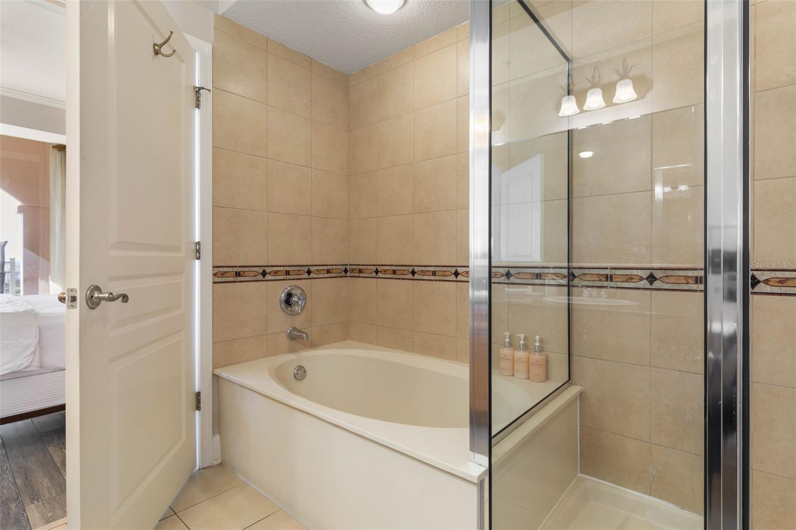 Image 35 of 75 For 200 Ocean Crest Drive 617