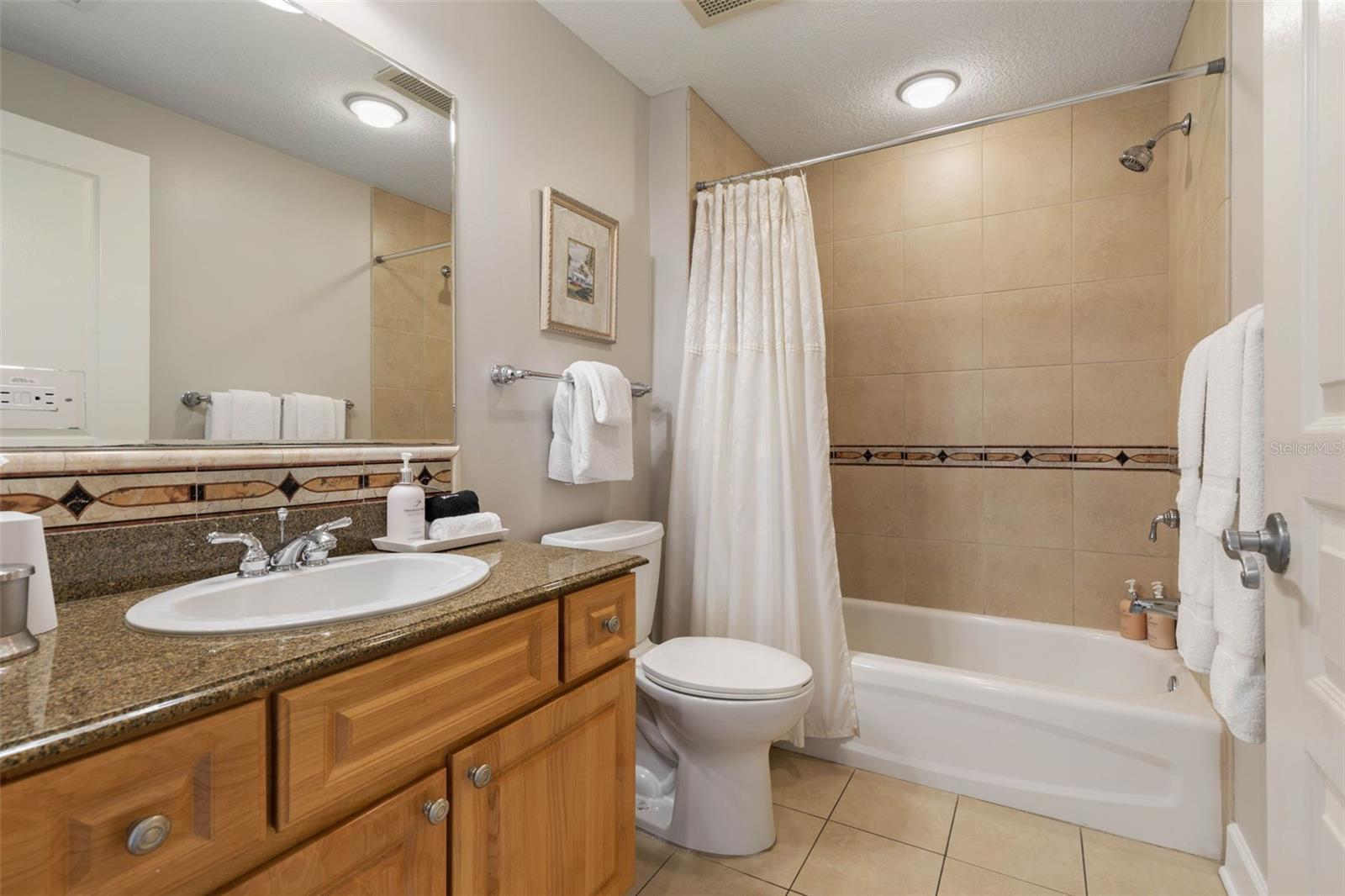 Image 39 of 75 For 200 Ocean Crest Drive 617