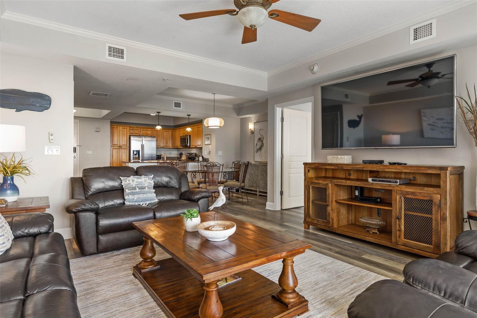 Image 8 of 75 For 200 Ocean Crest Drive 617