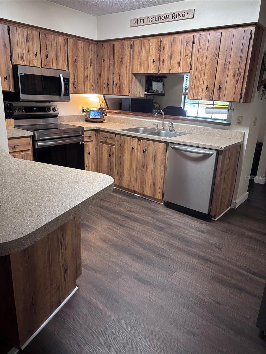 Image 17 of 62 For 597 John Anderson Highway