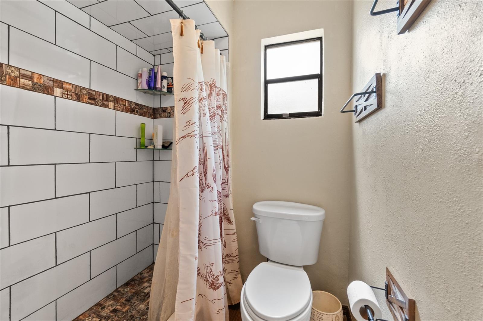 Image 39 of 62 For 597 John Anderson Highway