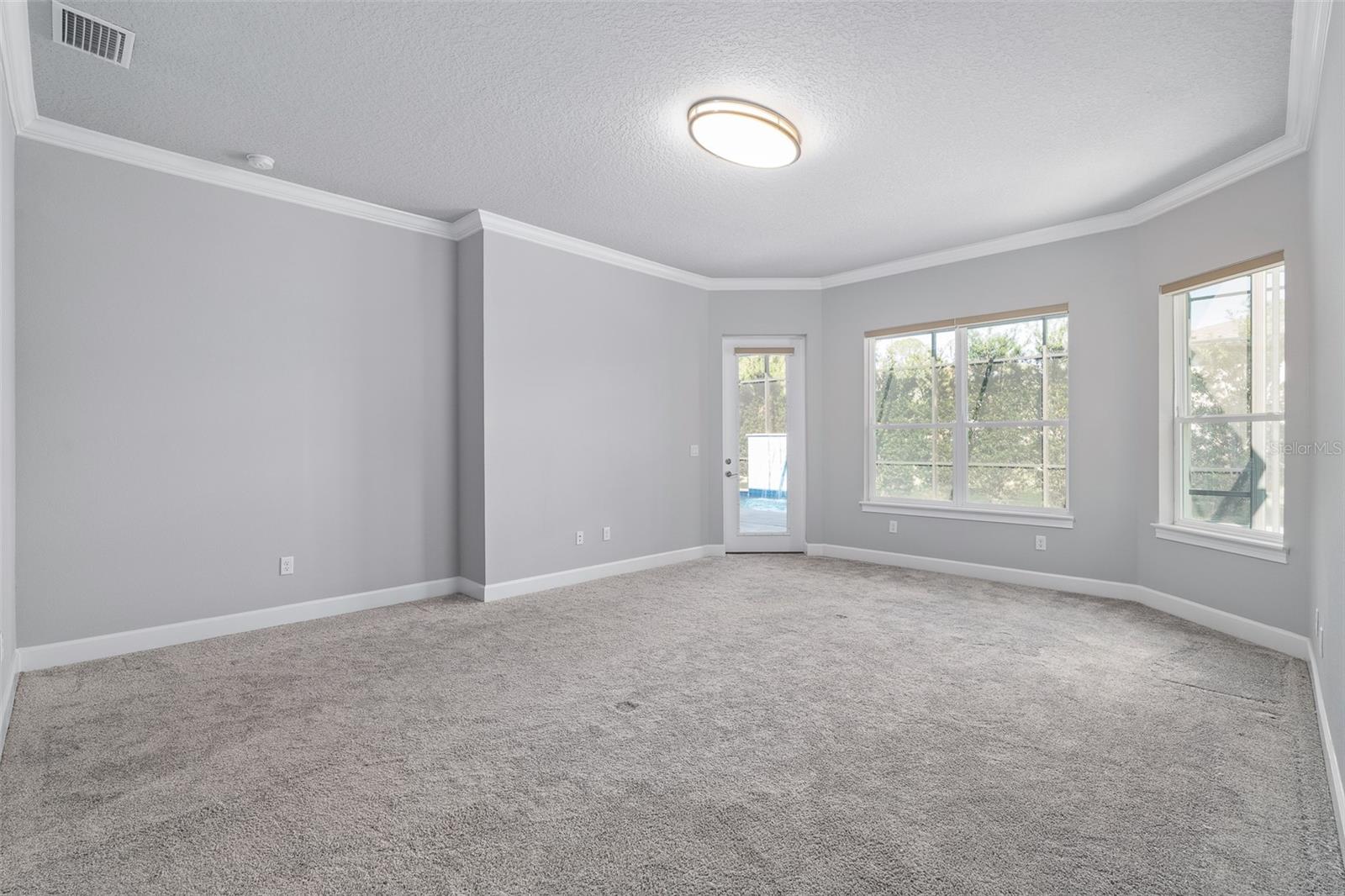 Image 26 of 100 For 252 Stirling Bridge Drive