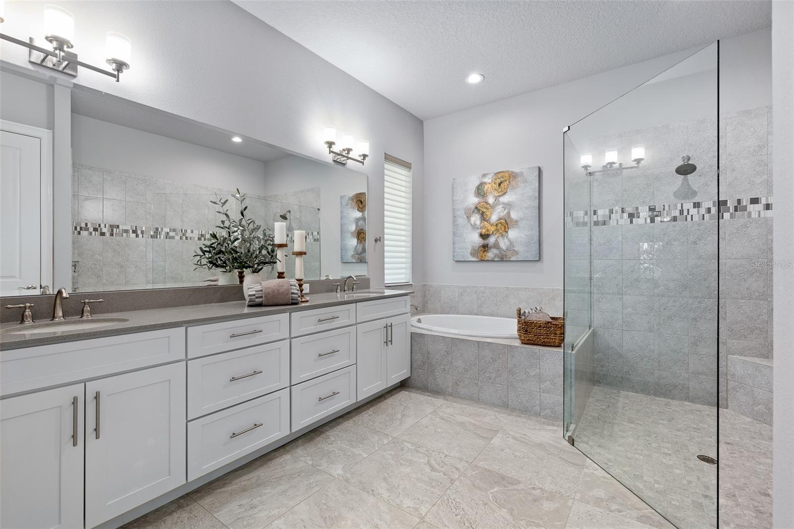 Image 31 of 100 For 252 Stirling Bridge Drive