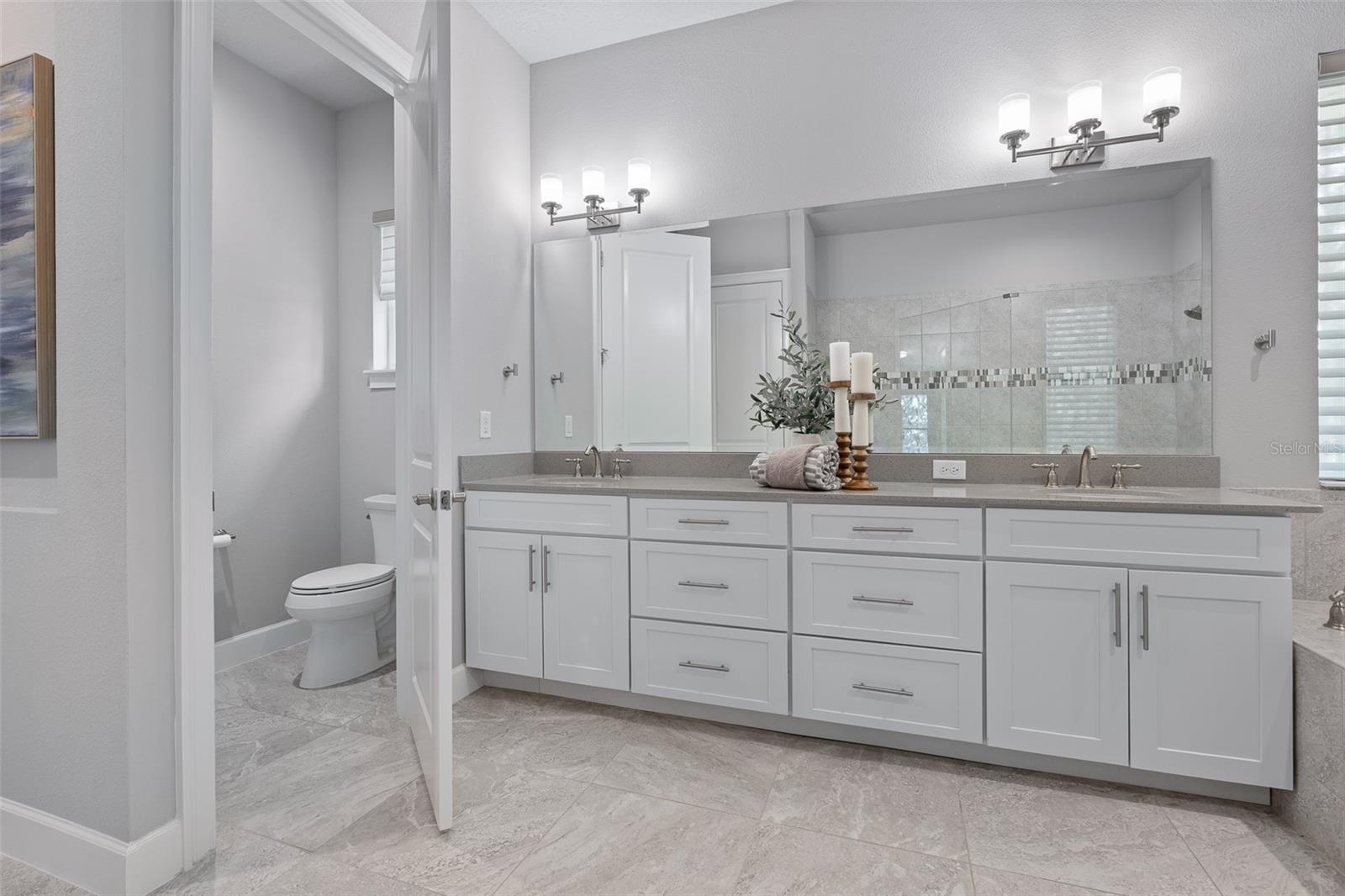 Image 32 of 100 For 252 Stirling Bridge Drive