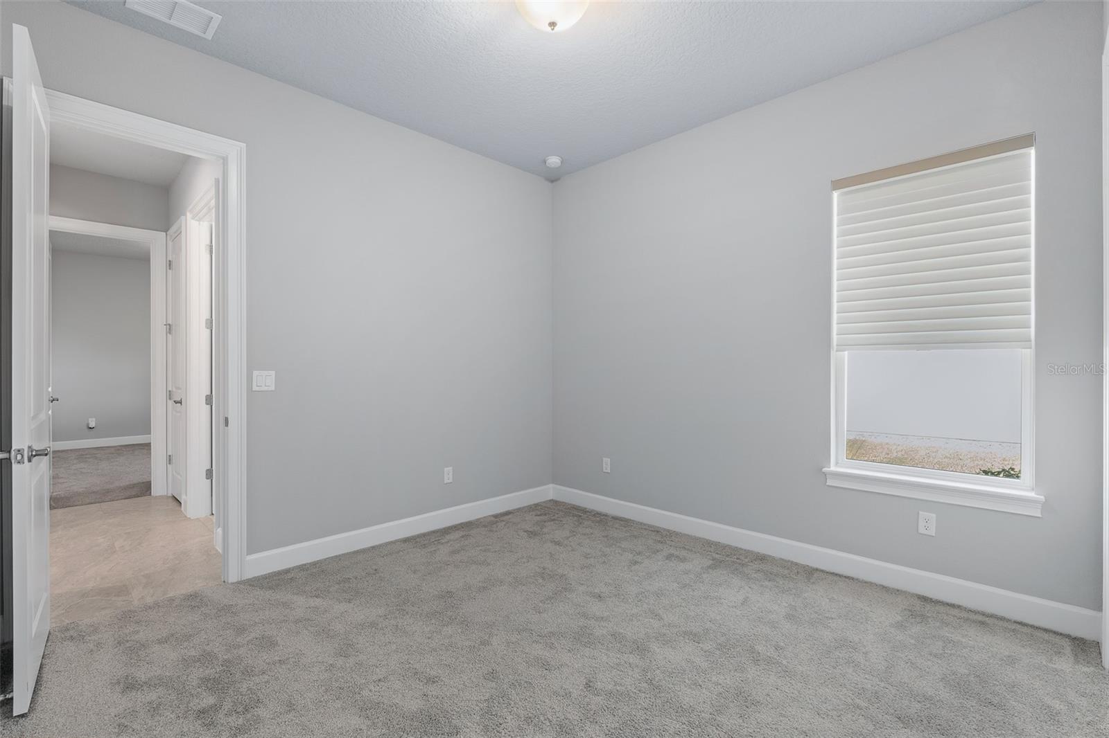 Image 37 of 100 For 252 Stirling Bridge Drive