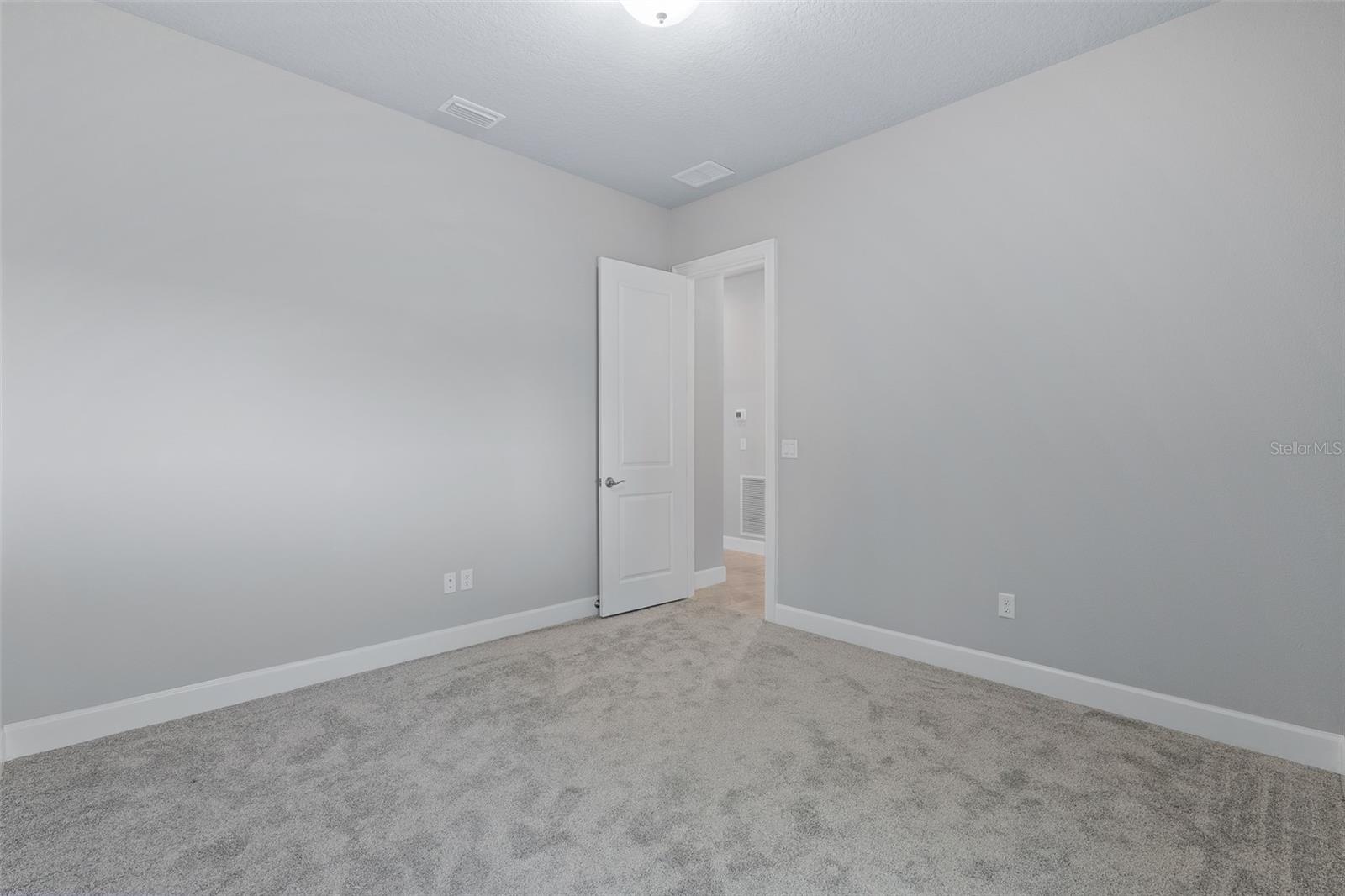 Image 39 of 100 For 252 Stirling Bridge Drive