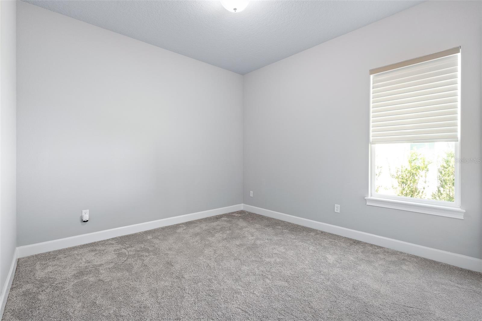 Image 43 of 100 For 252 Stirling Bridge Drive