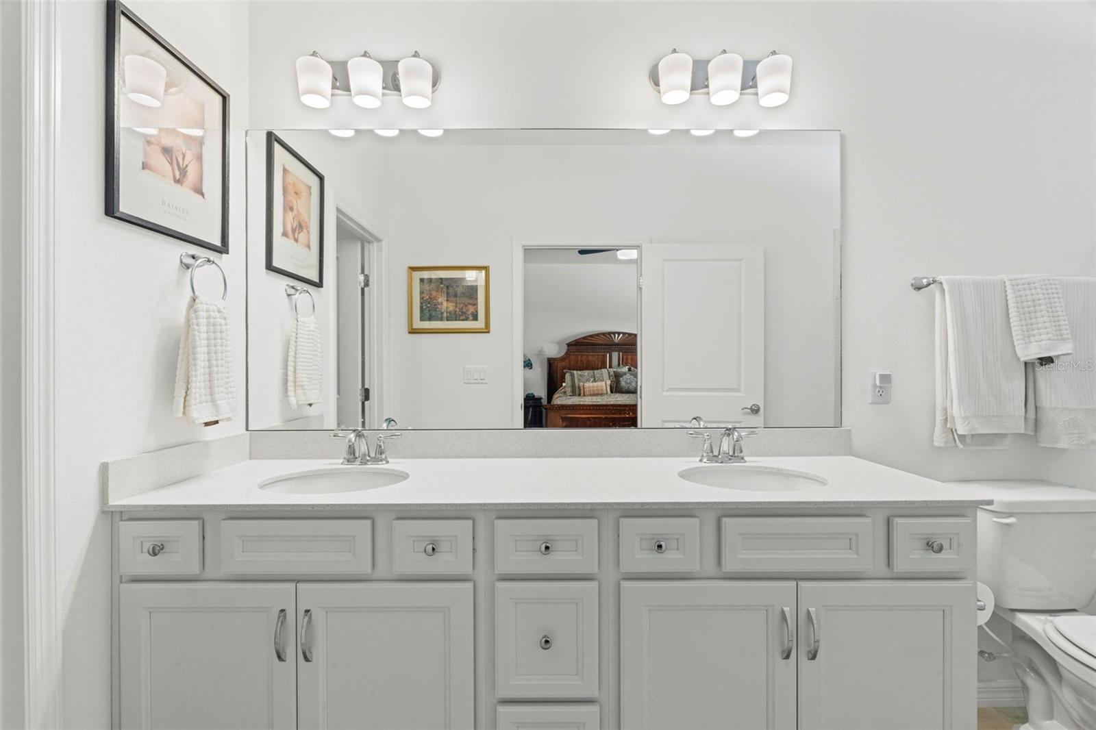 Image 16 of 47 For 543 Blind Oak Circle