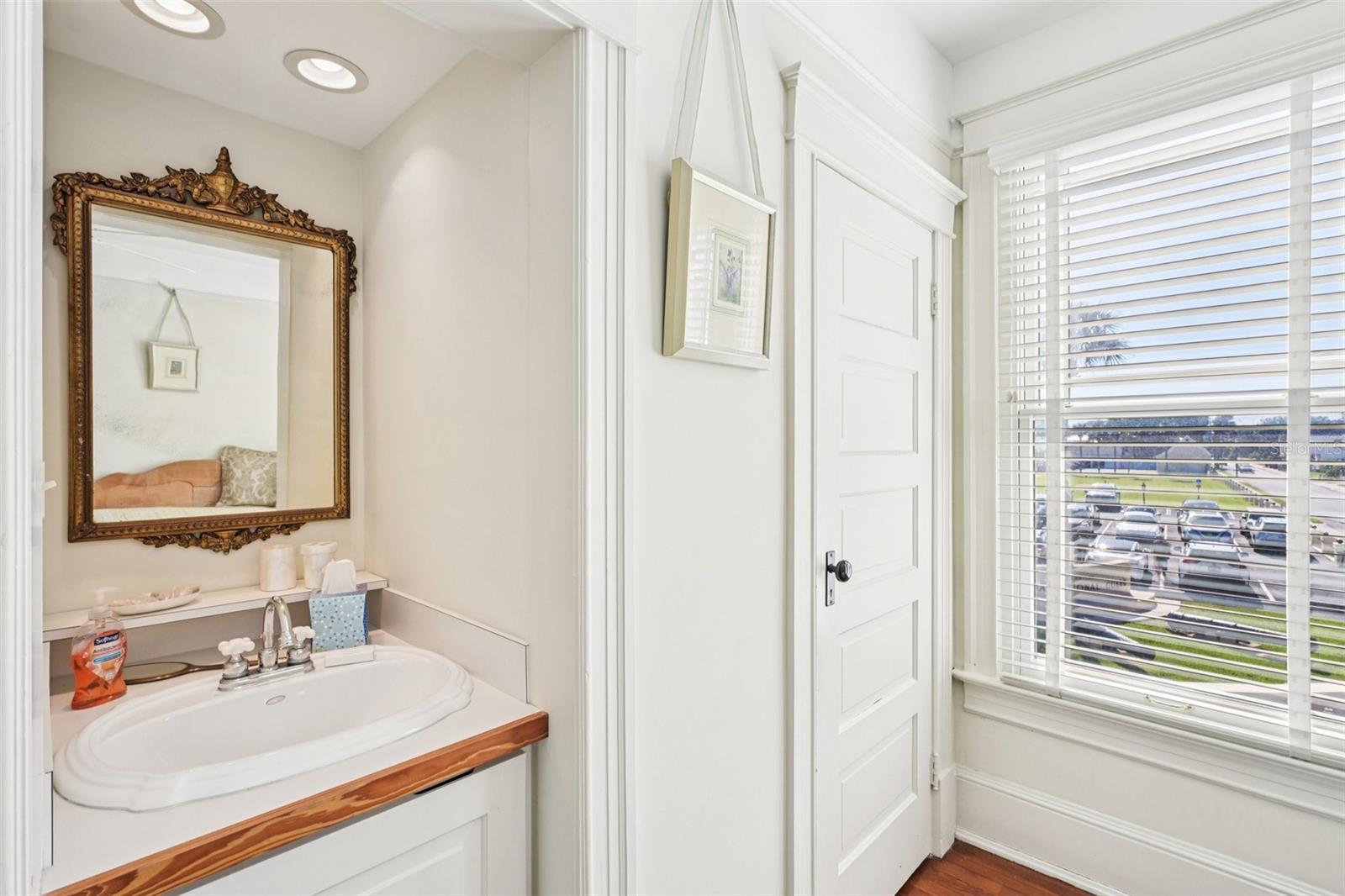 Image 46 of 93 For 178 Avenida Menendez