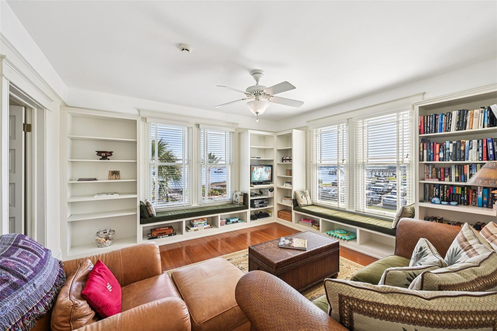 Image 53 of 93 For 178 Avenida Menendez