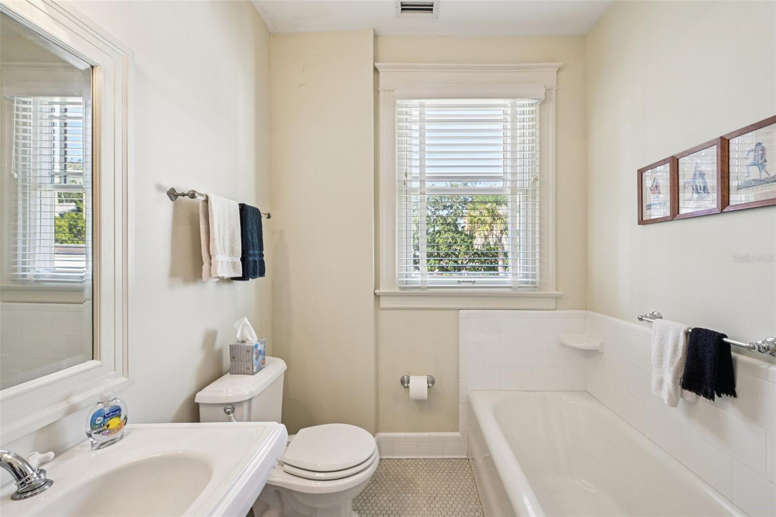 Image 60 of 93 For 178 Avenida Menendez