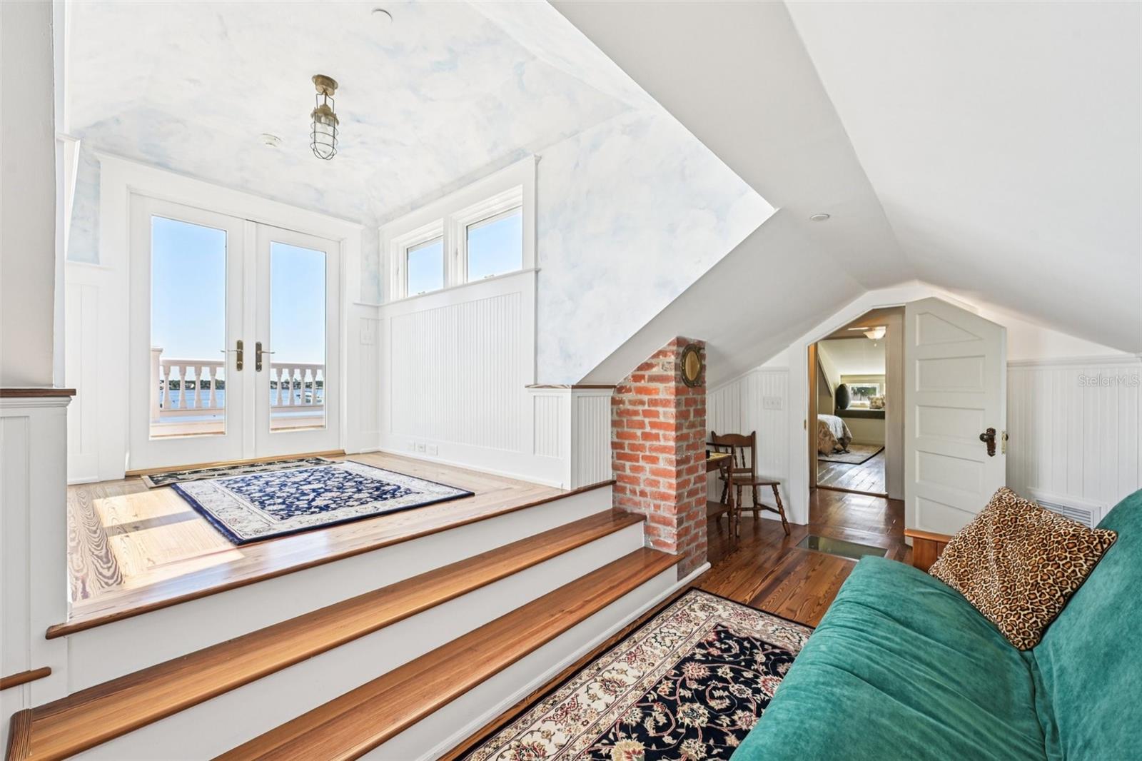 Image 76 of 93 For 178 Avenida Menendez