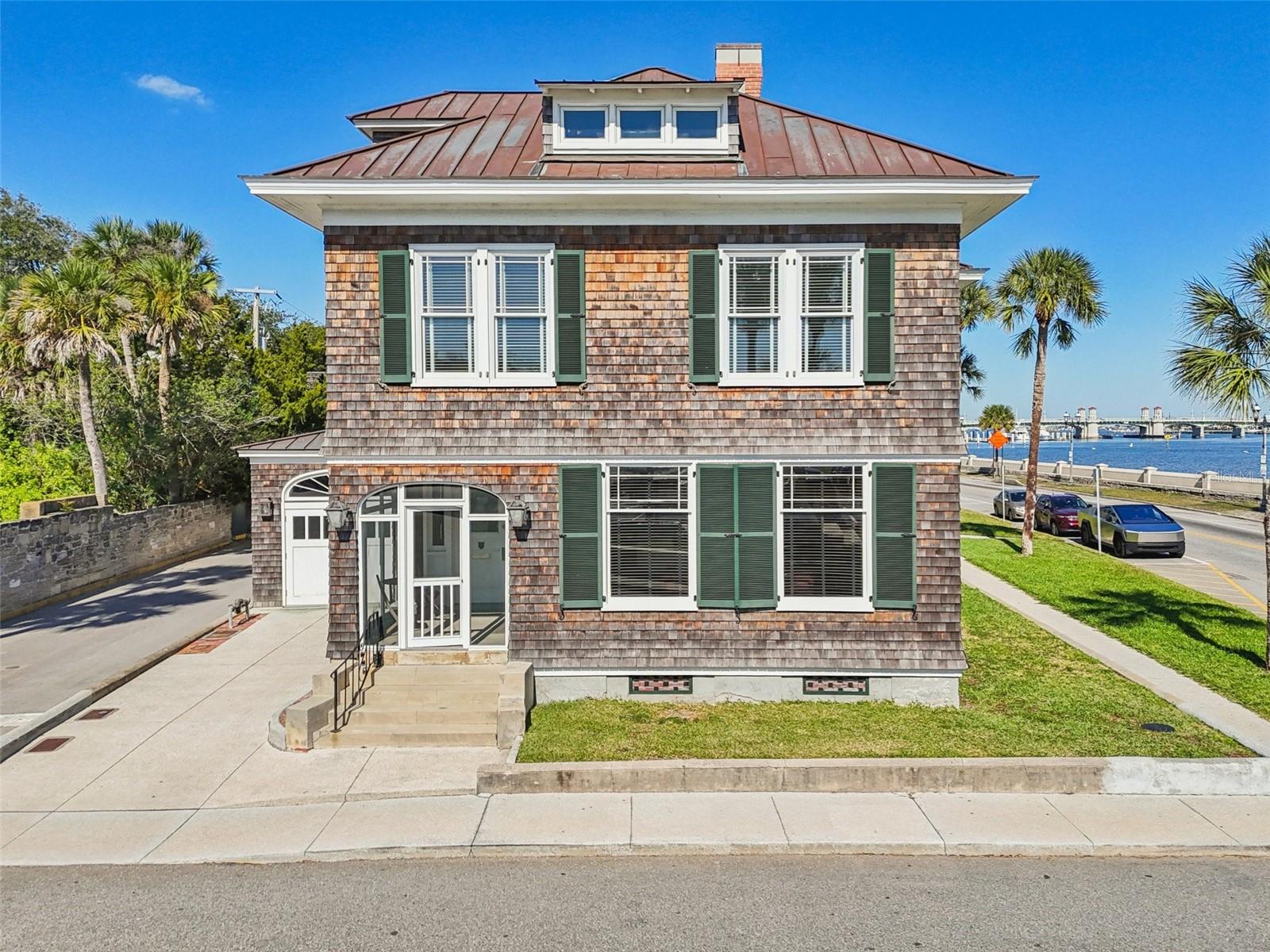 Image 9 of 93 For 178 Avenida Menendez