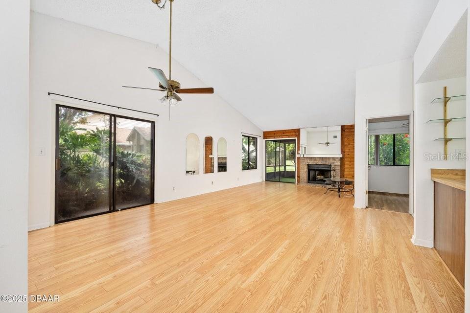 Image 4 of 39 For 517 Brown Pelican Drive