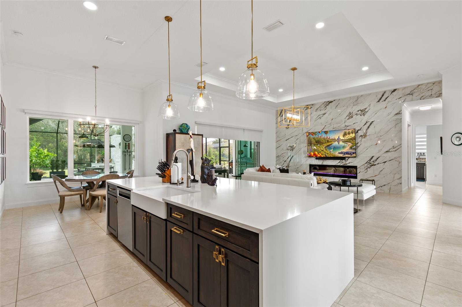 Image 18 of 62 For 215 Willow Oak Way