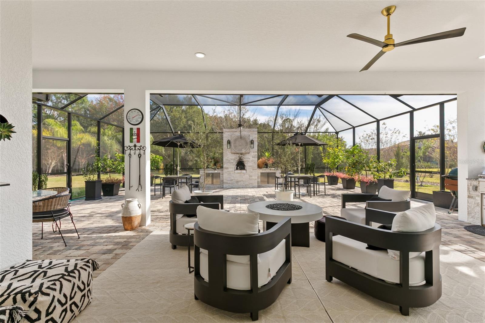 Image 20 of 62 For 215 Willow Oak Way