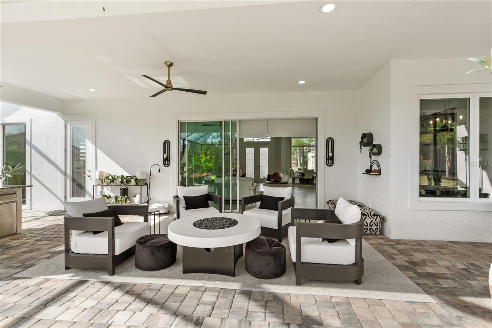 Image 25 of 62 For 215 Willow Oak Way