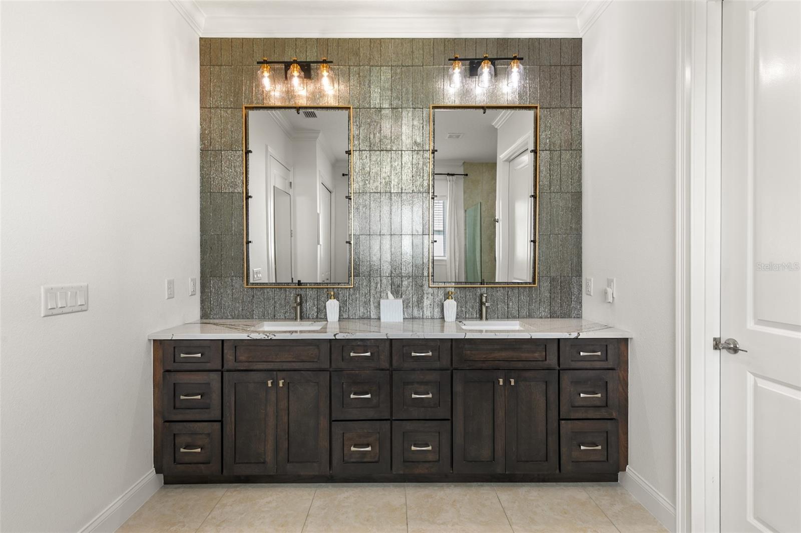 Image 29 of 62 For 215 Willow Oak Way