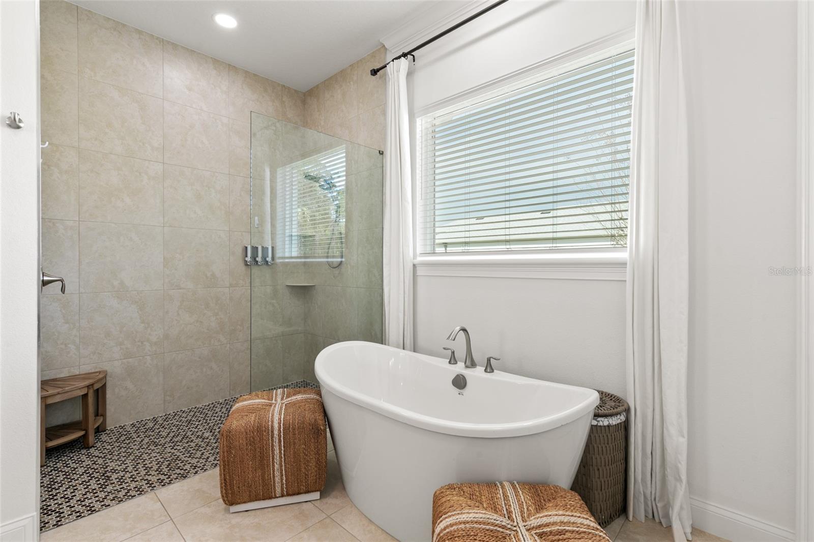 Image 30 of 62 For 215 Willow Oak Way