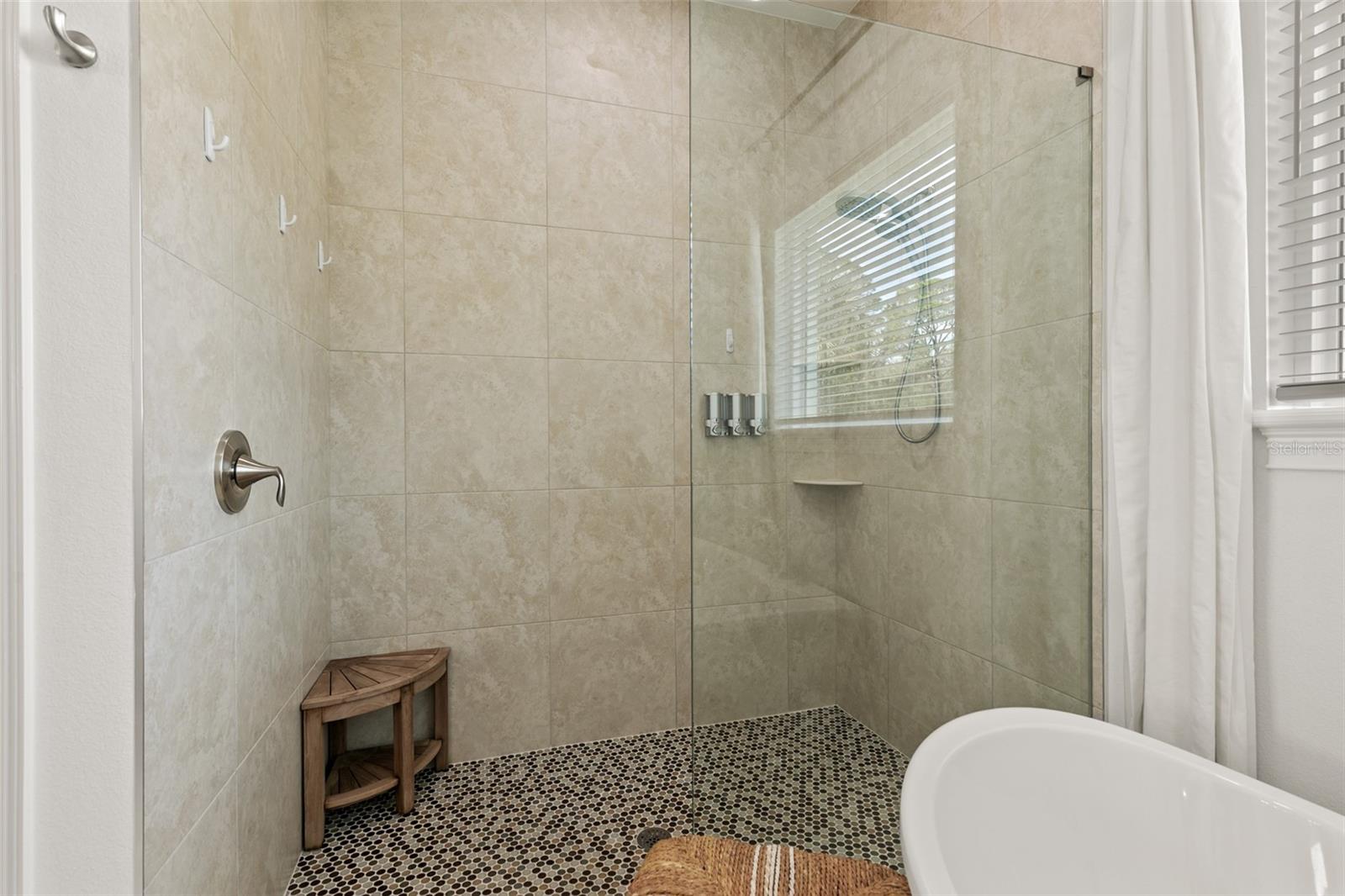 Image 32 of 62 For 215 Willow Oak Way