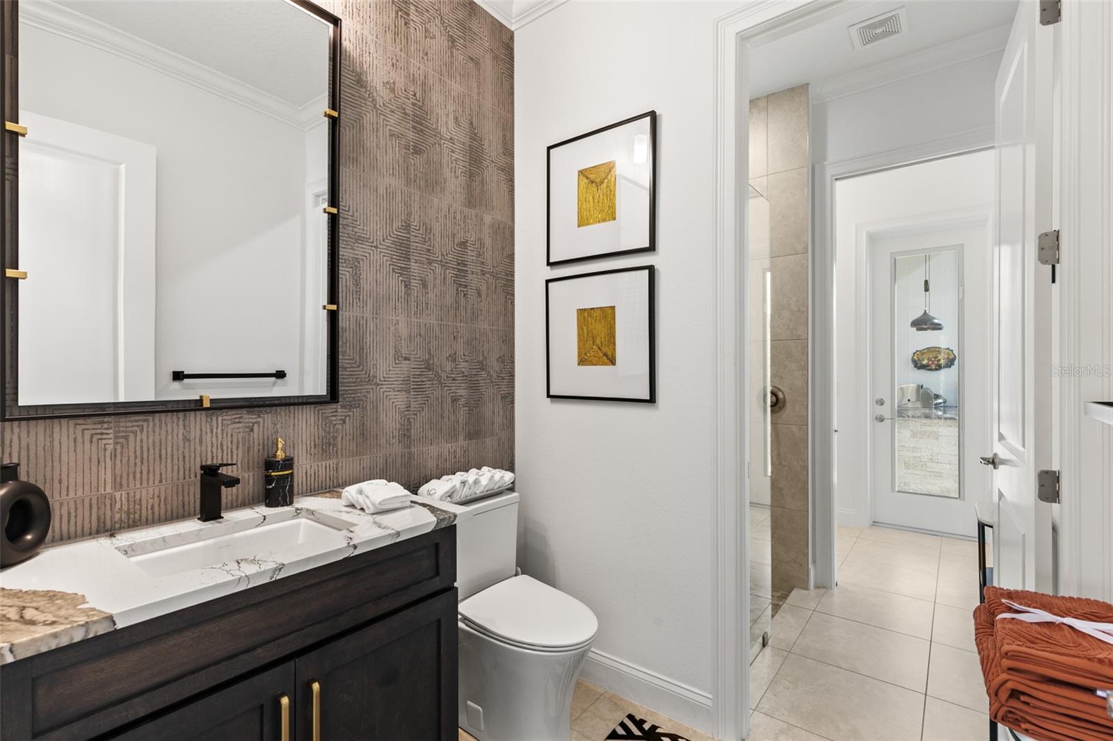 Image 38 of 62 For 215 Willow Oak Way