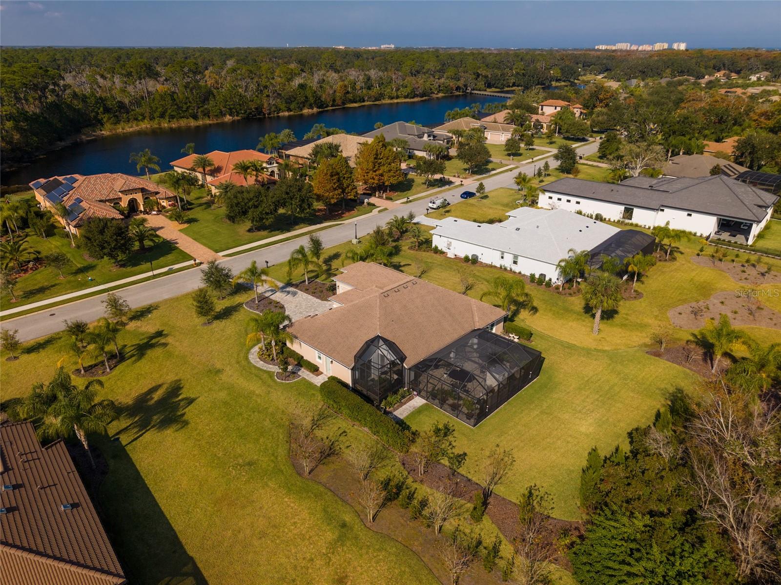 Image 4 of 62 For 215 Willow Oak Way