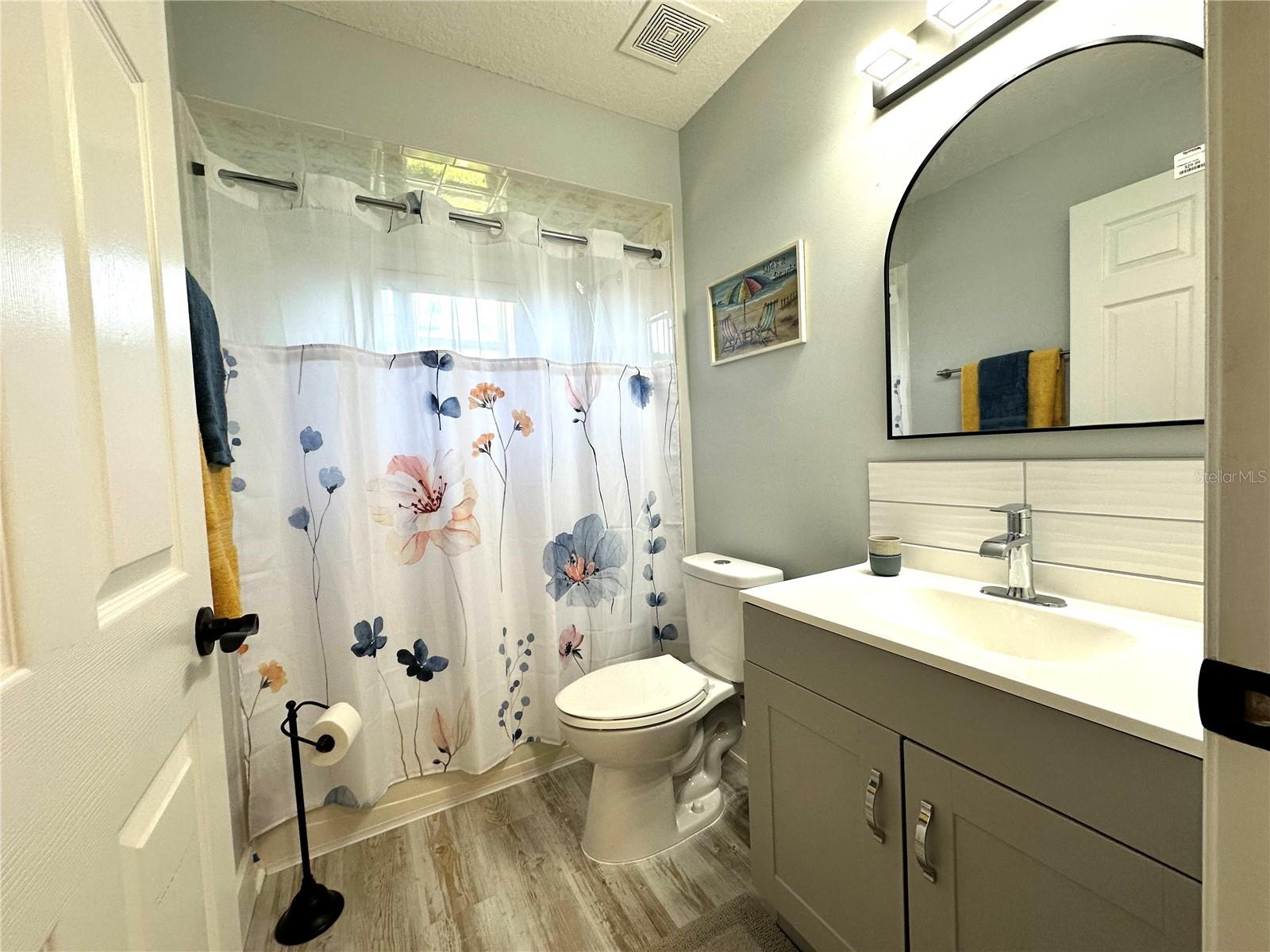 Image 12 of 34 For 126 Bayside Drive