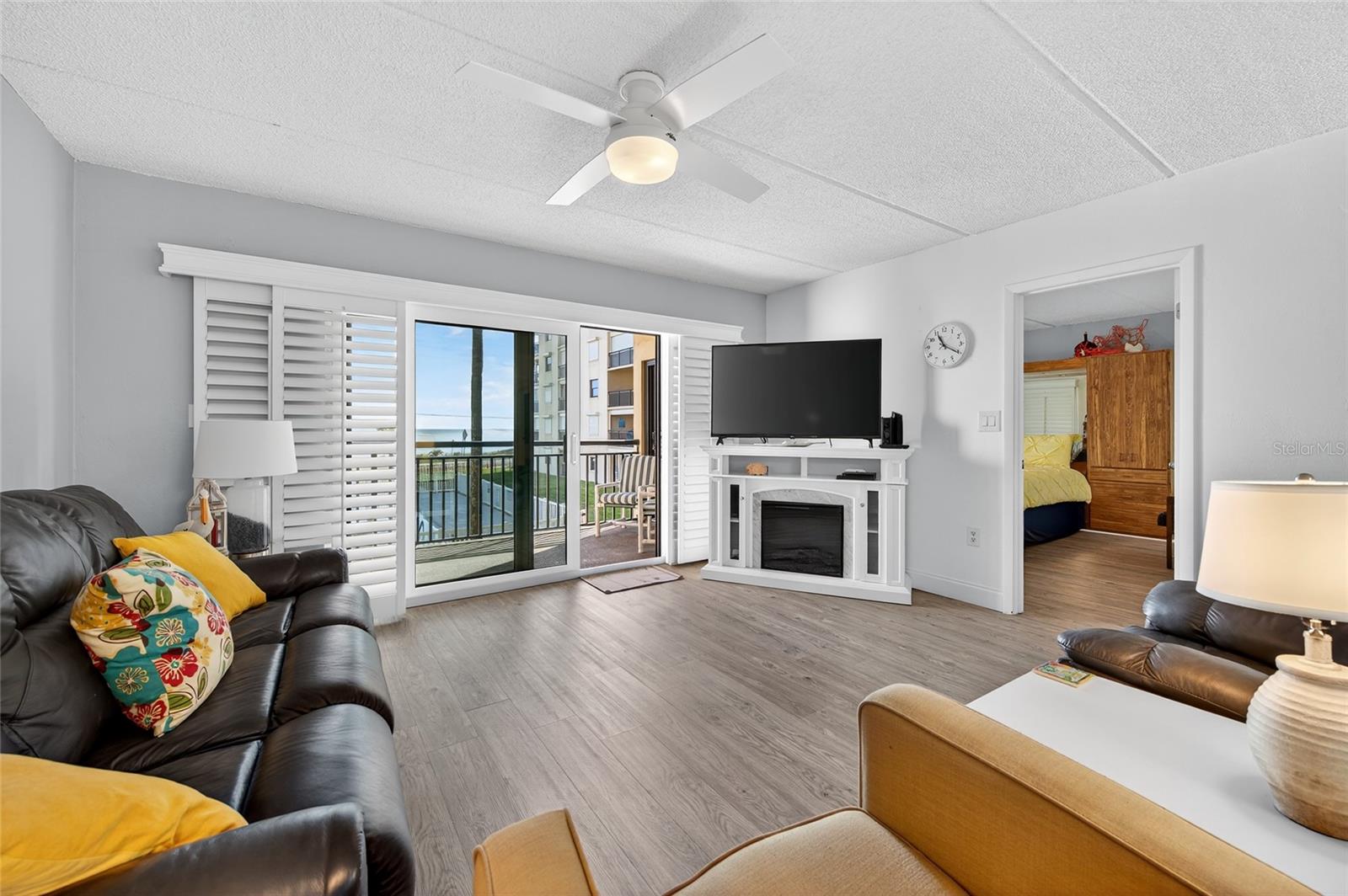 Image 19 of 23 For 2290 Ocean Shore Boulevard 2070